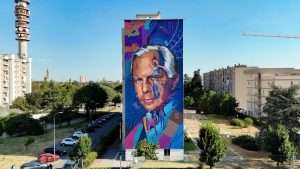 IL MURALE DEDICATO A GIORGIO ARMANI AUDIODESCRITTO